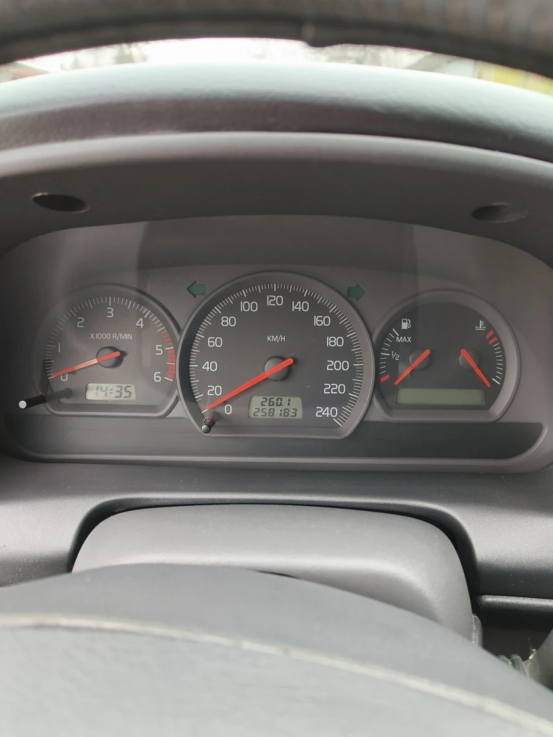 Volvo V40, снимка 5 - Автомобили и джипове - 53215875