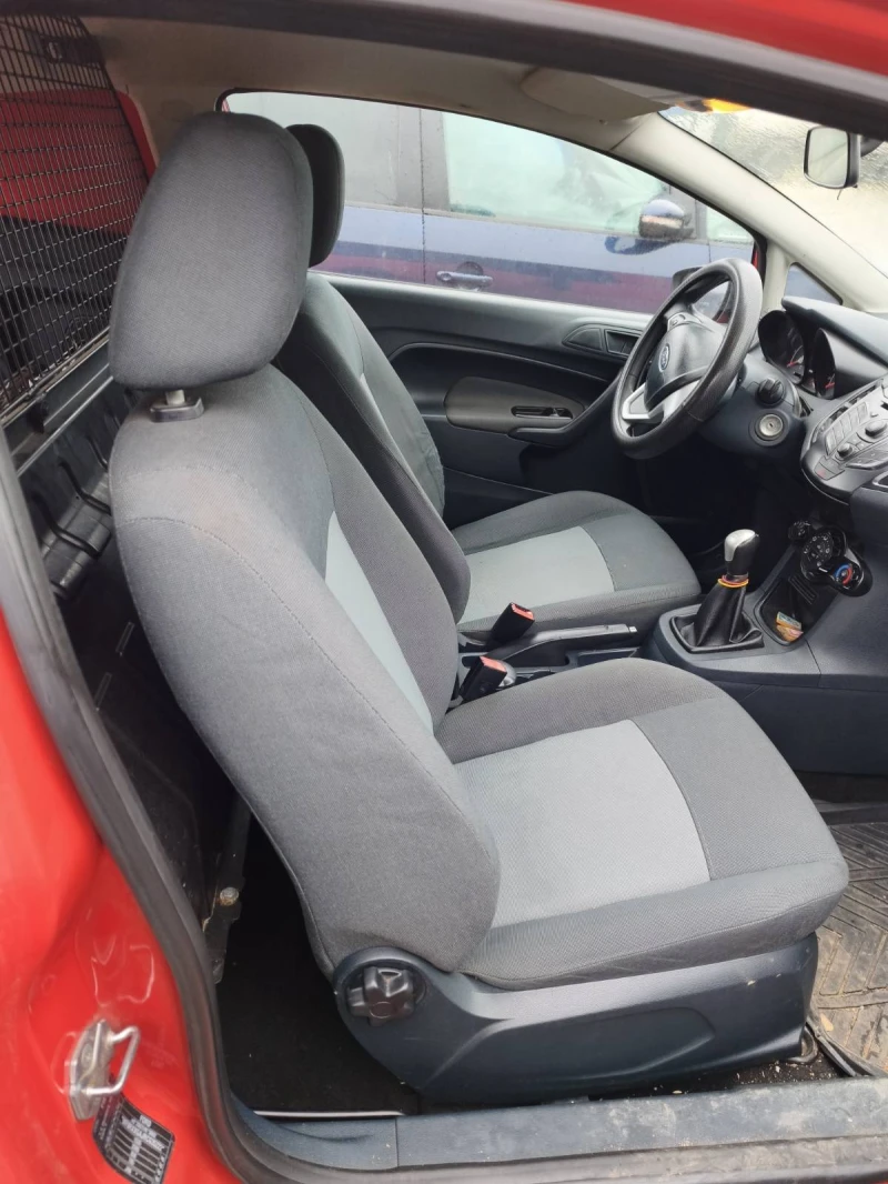 Ford Fiesta, снимка 6 - Автомобили и джипове - 53377469