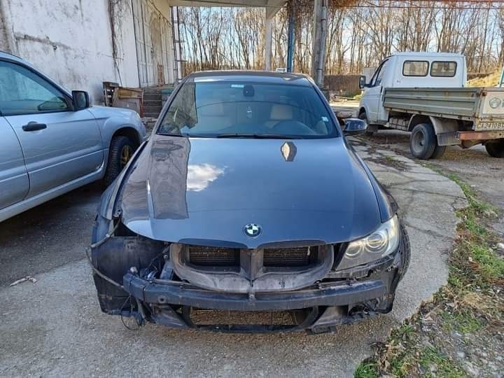 BMW 330, снимка 8 - Автомобили и джипове - 45035428
