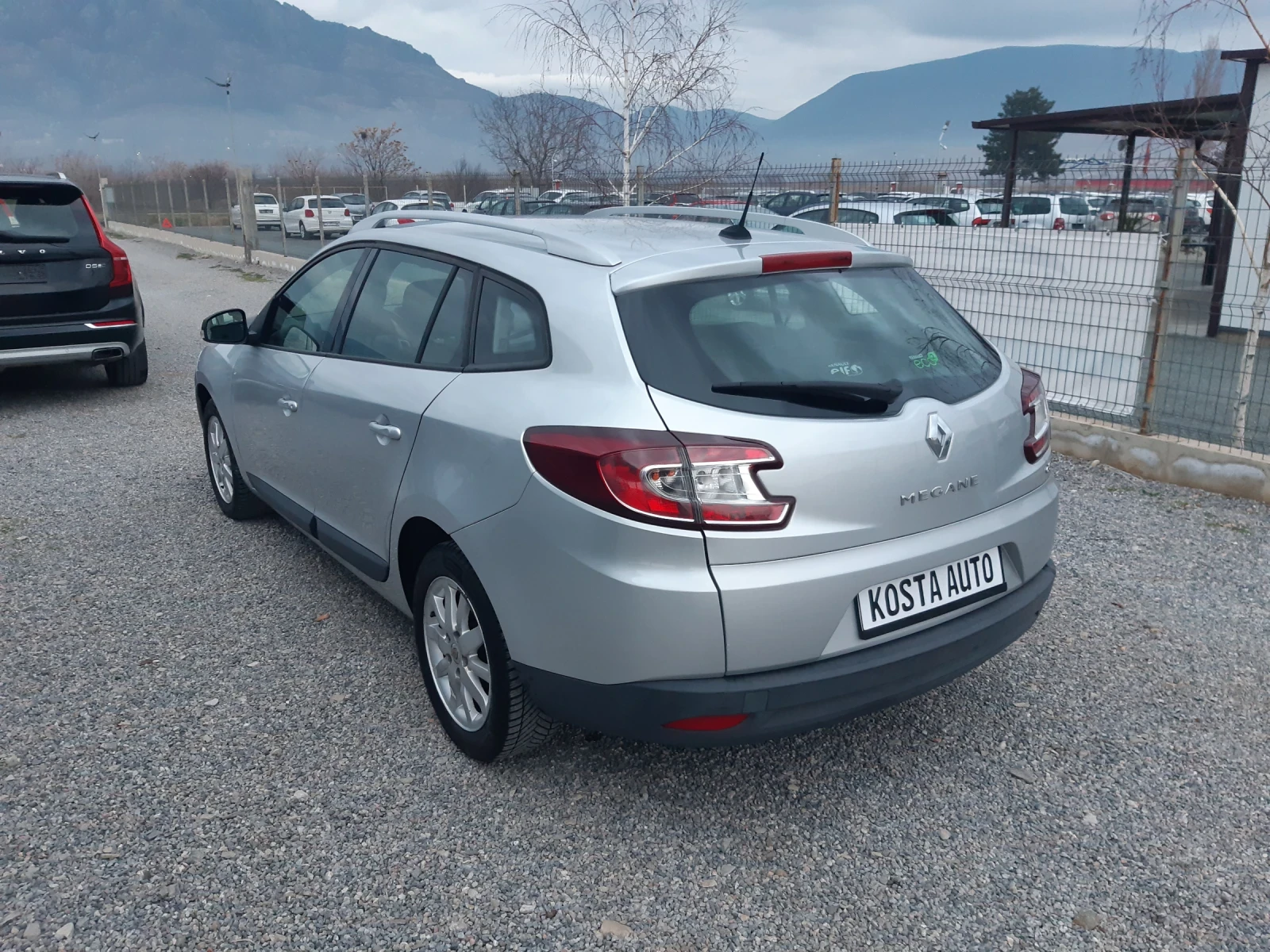 Renault Megane КАТО НОВ - изображение 7