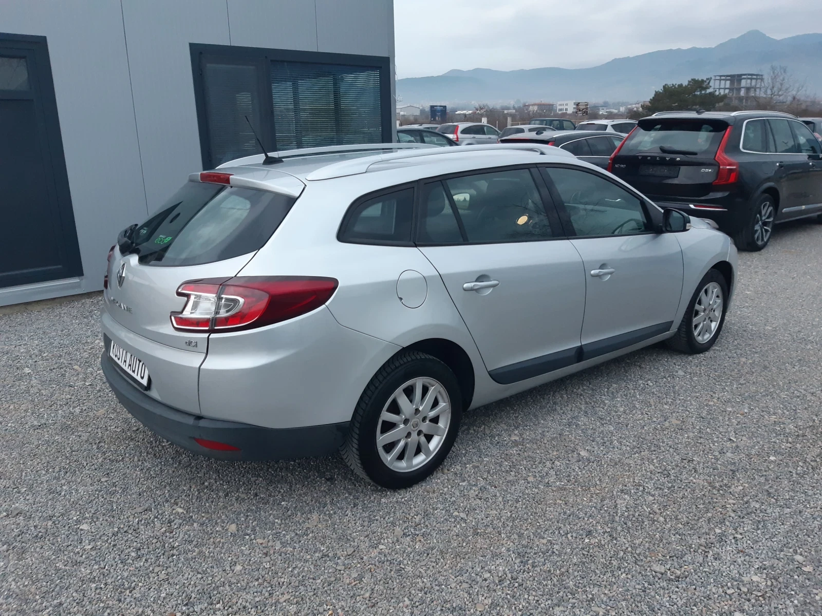 Renault Megane КАТО НОВ - изображение 4