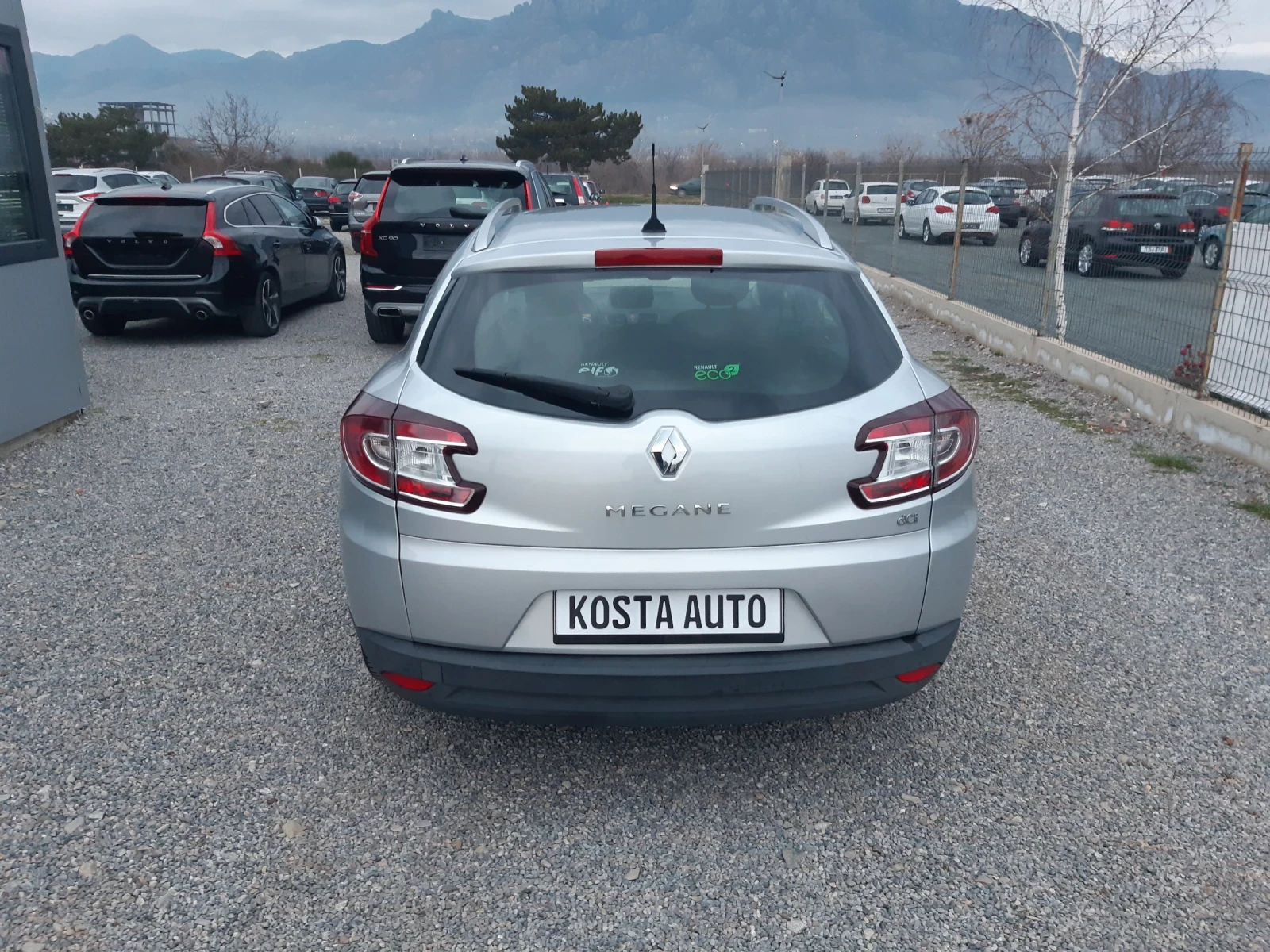 Renault Megane КАТО НОВ - изображение 6