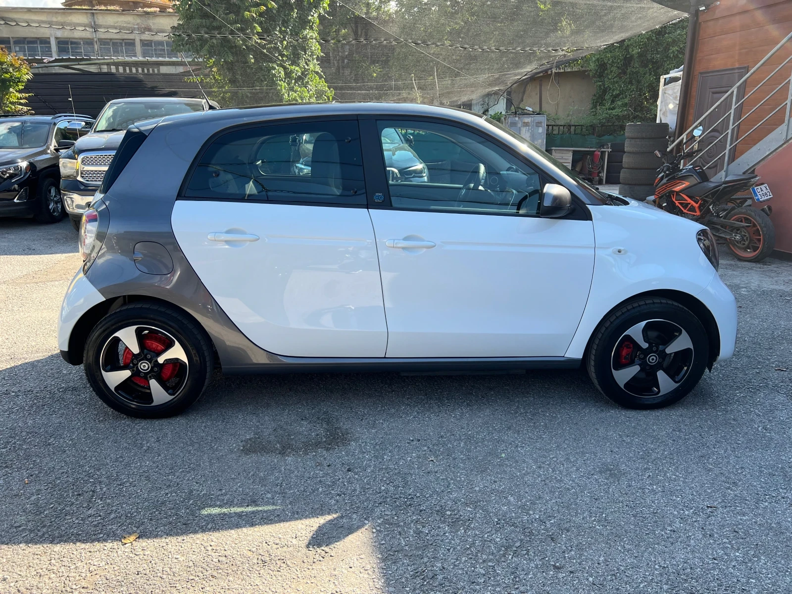 Smart Forfour EQ JBL LED Панорама Навигация Facelift  - изображение 4