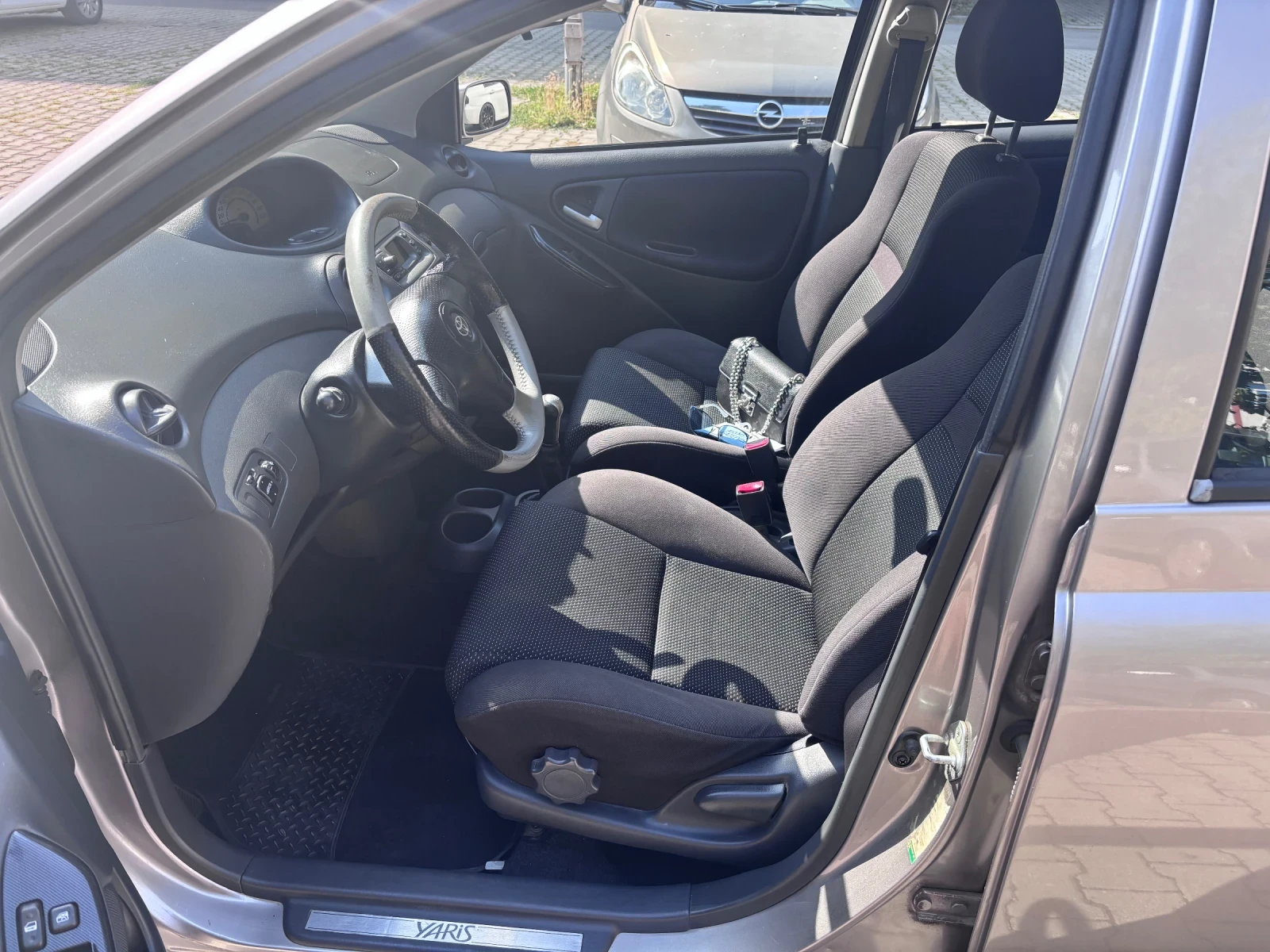 Toyota Yaris  - изображение 4