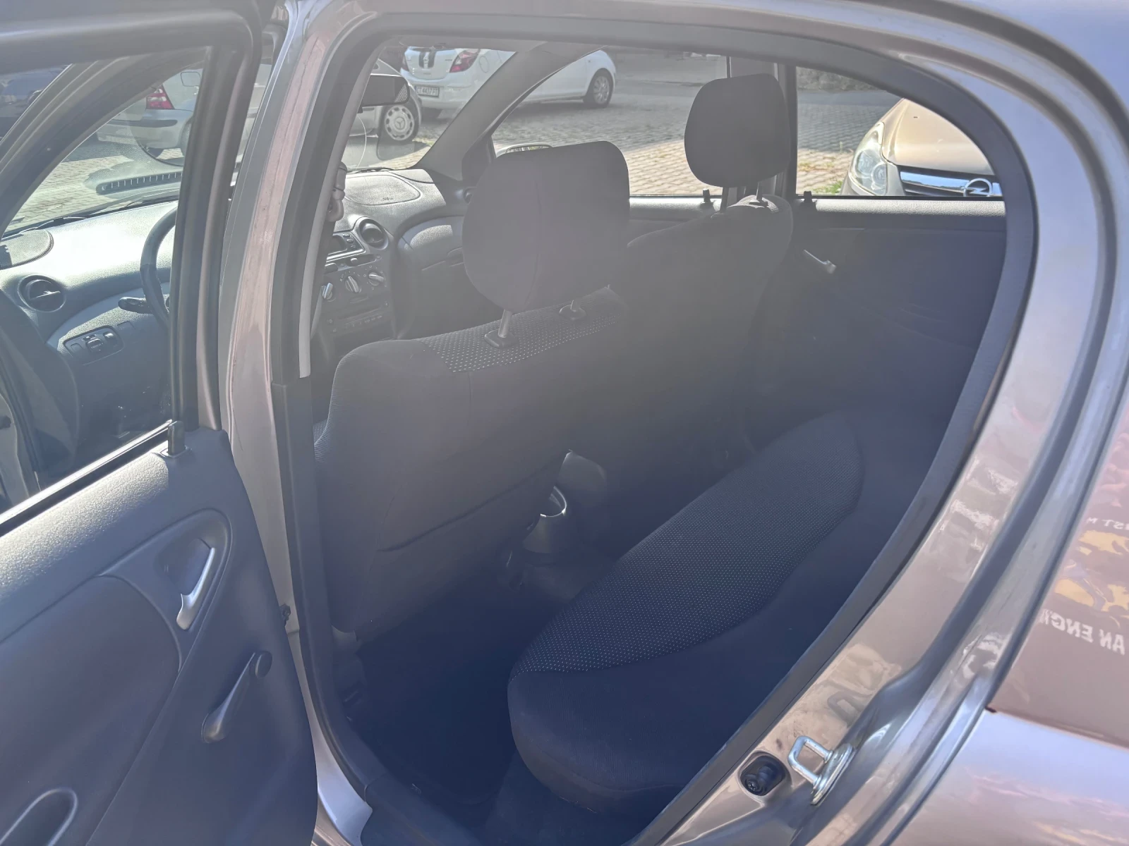 Toyota Yaris  - изображение 3