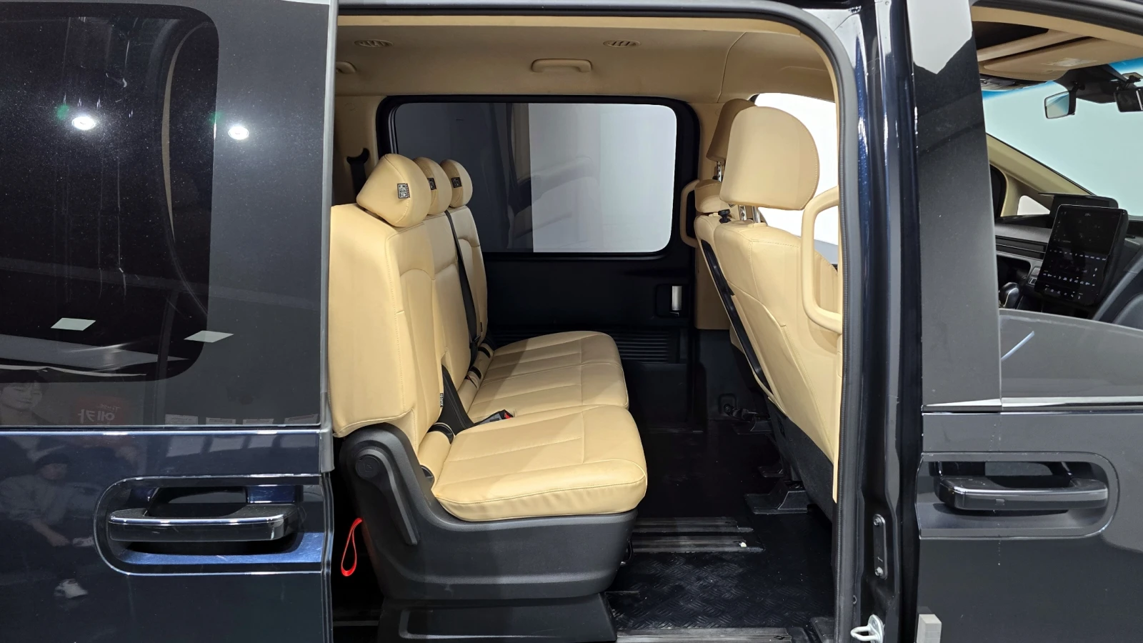 Hyundai Staria L3.5 Tourer 9seater autogeorge.com | Mobile.bg � ����������� 12