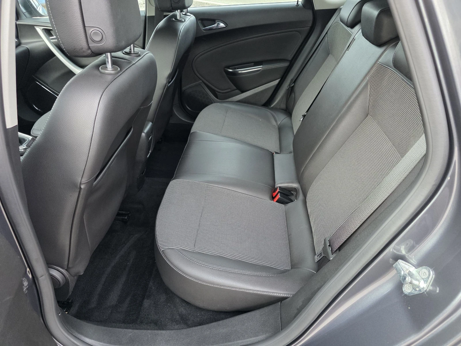 Opel Astra 1.6i 115k 140000km. | Mobile.bg � ����������� 12