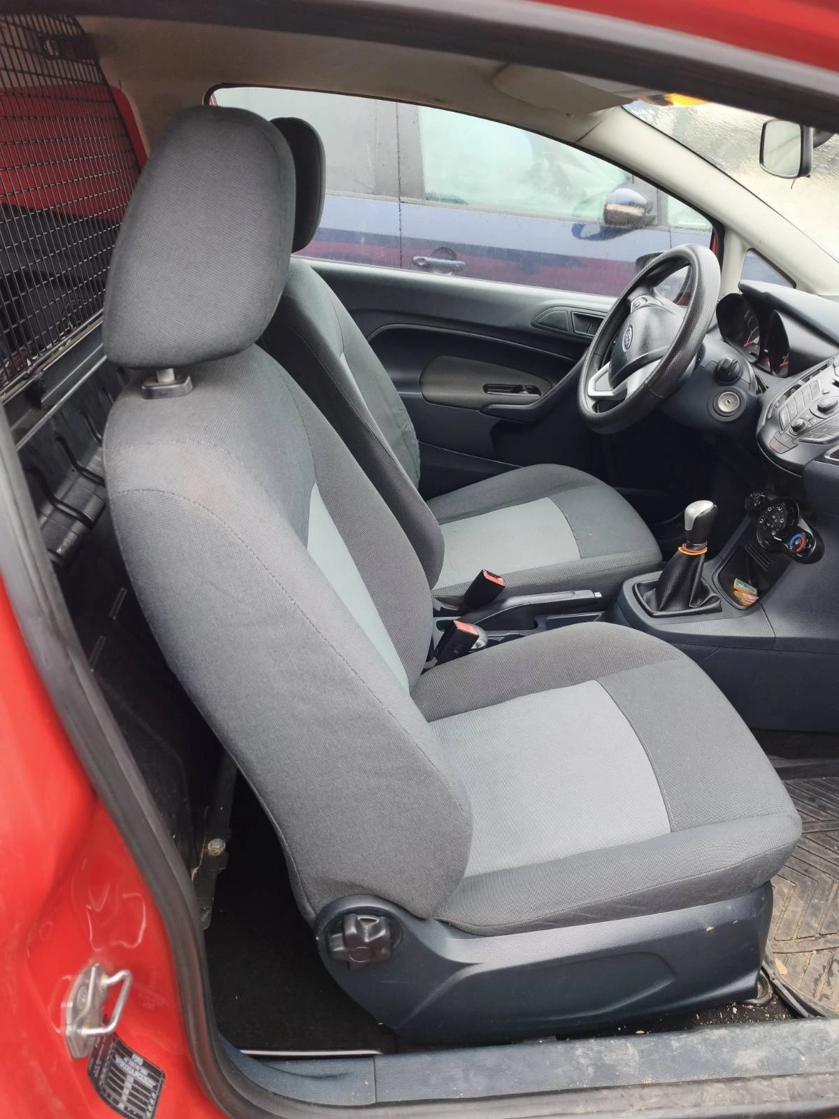 Ford Fiesta  - изображение 6