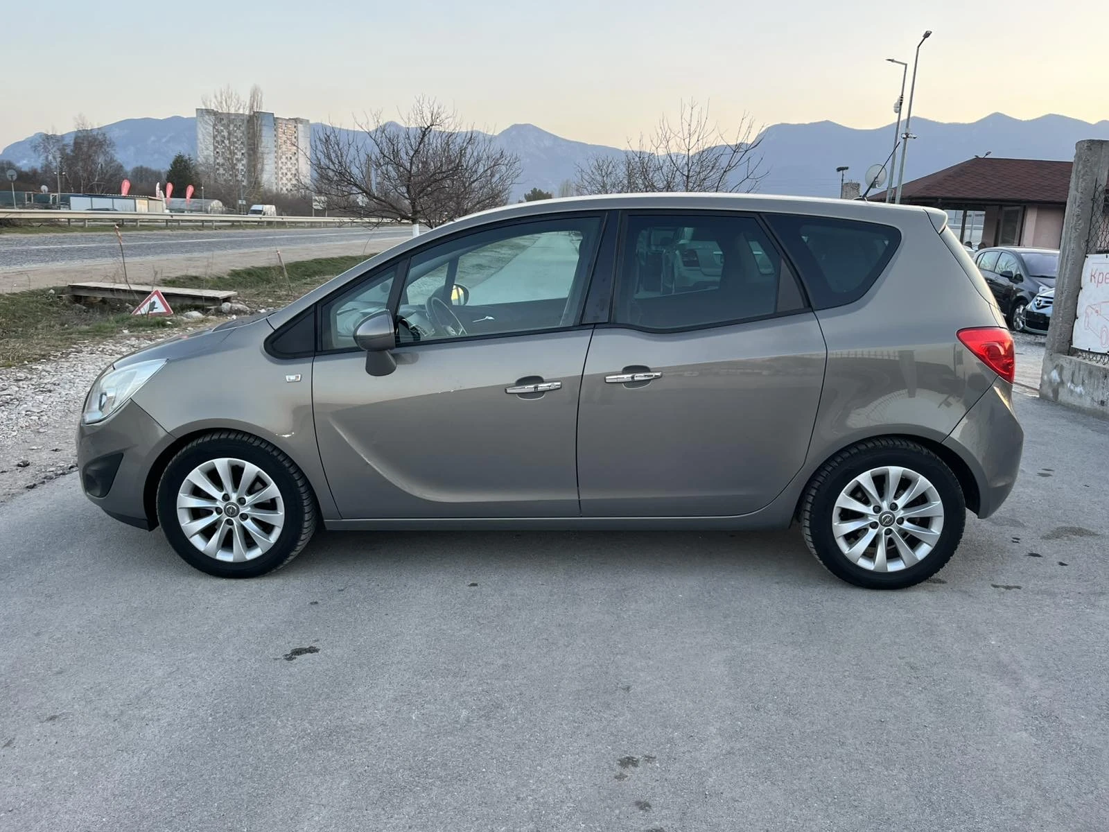 Opel Meriva 1.3ECOFLEX 95кс КЛИМАТРОНИК АВТОПИЛОТ ВНОС ИТАЛИЯ, снимка 6 - Автомобили и джипове - 53819136