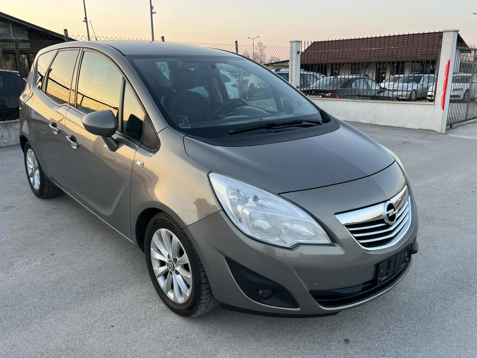 Opel Meriva 1.3ECOFLEX 95кс КЛИМАТРОНИК АВТОПИЛОТ ВНОС ИТАЛИЯ, снимка 3 - Автомобили и джипове - 53819136
