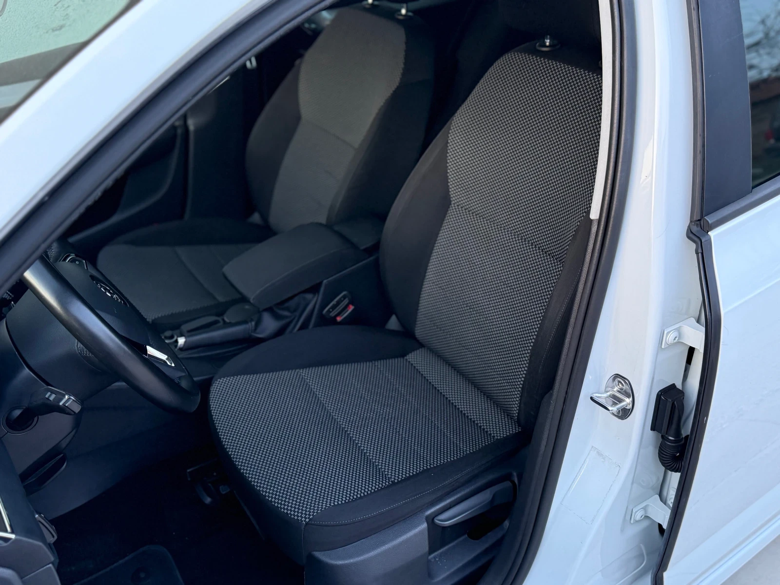 Skoda Octavia 1.6tdi 111ps NAVI DSG, снимка 9 - Автомобили и джипове - 53879191