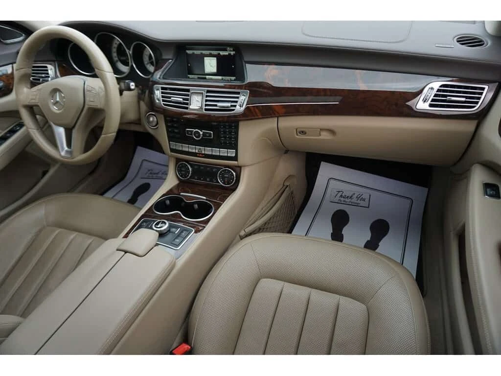 Mercedes-Benz CLS 500 550/4MATIC/Massage/Cooled Seats/Sunroof, снимка 11 - Автомобили и джипове - 54029949