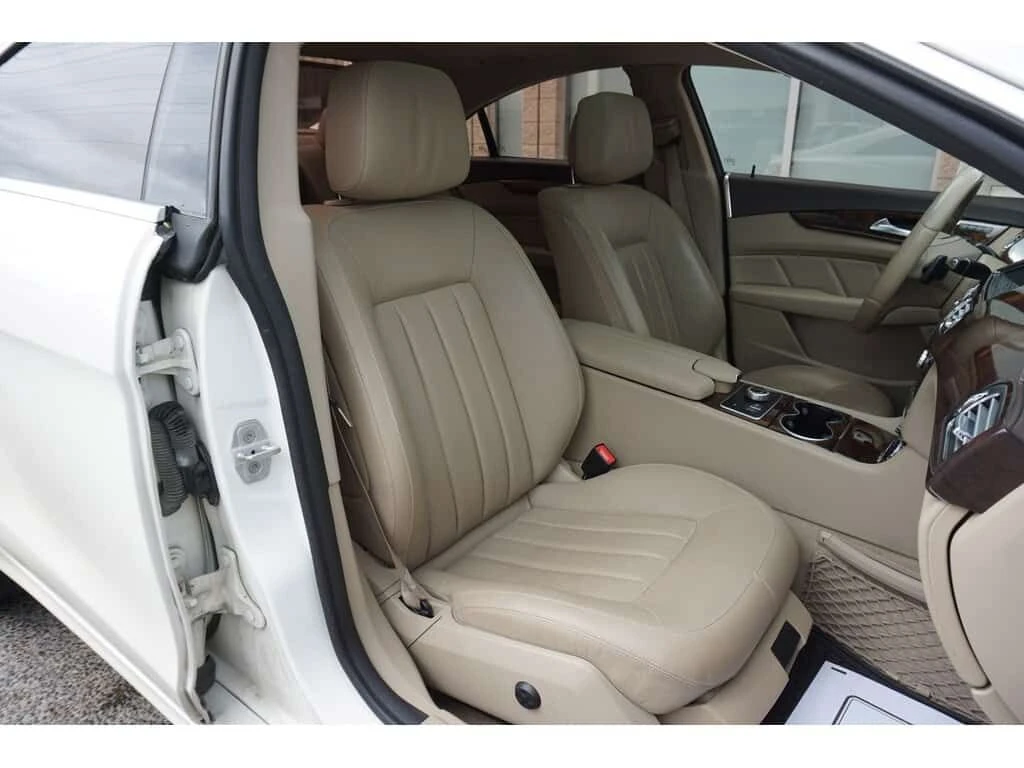 Mercedes-Benz CLS 500 550/4MATIC/Massage/Cooled Seats/Sunroof, снимка 17 - Автомобили и джипове - 54029949