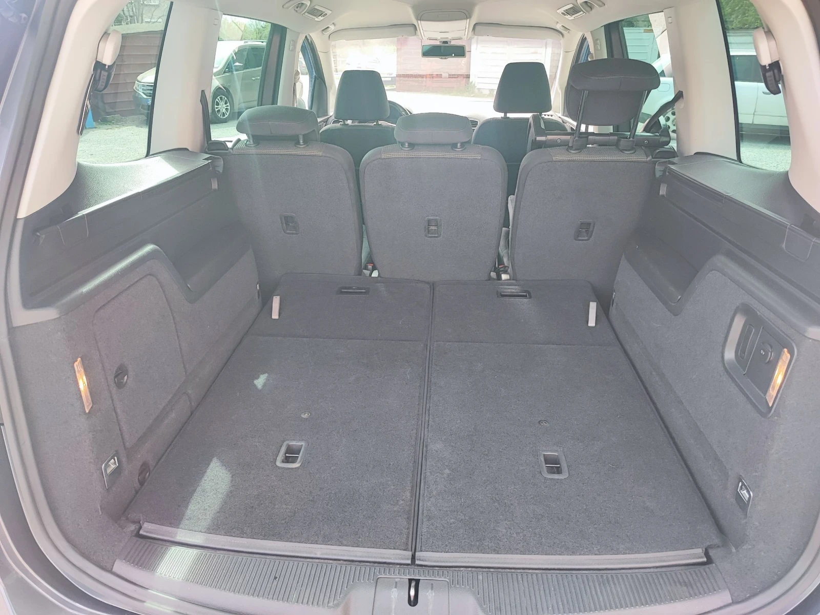 VW Sharan 7 местен, снимка 11 - Автомобили и джипове - 54204919