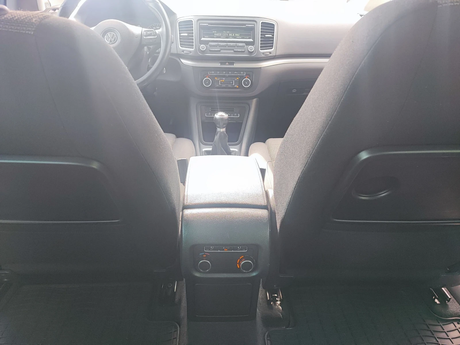 VW Sharan 7 местен, снимка 8 - Автомобили и джипове - 54204919