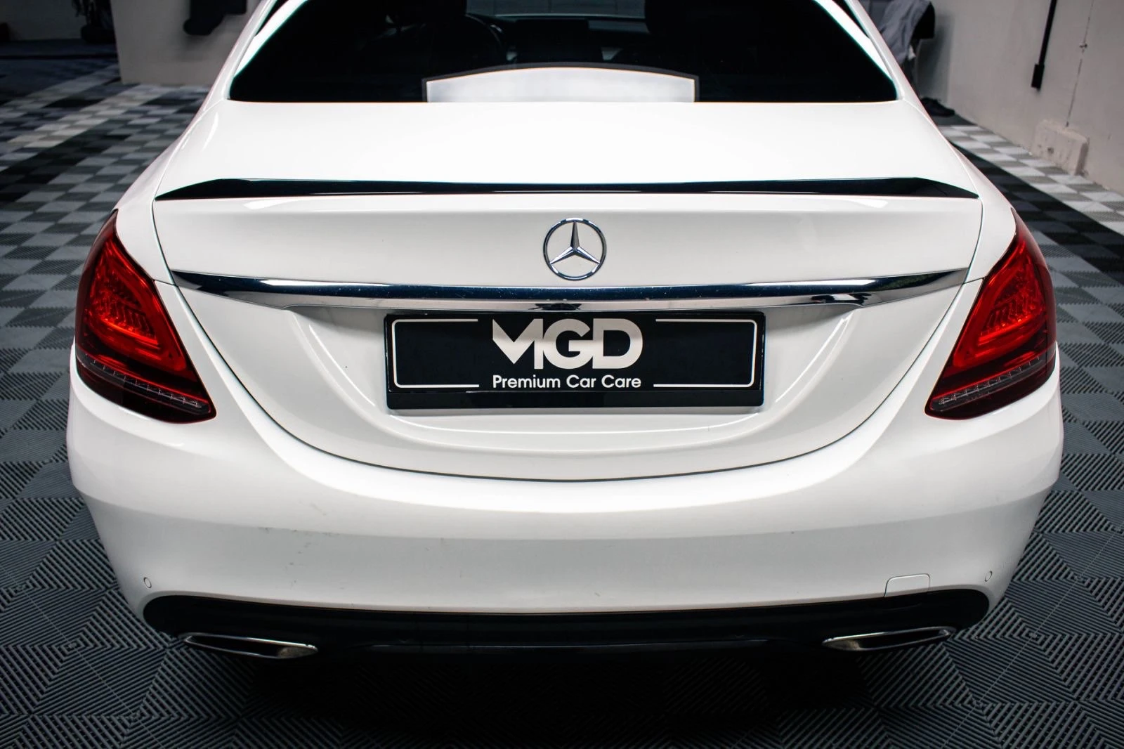 Mercedes-Benz C 220 AMG Line Night Edition, снимка 6 - Автомобили и джипове - 54348078