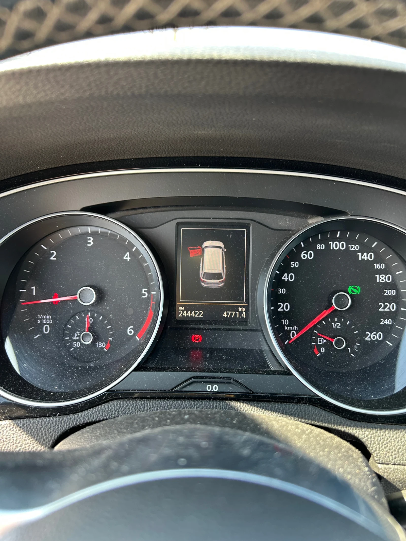 VW Passat Комби, снимка 9 - Автомобили и джипове - 54565441