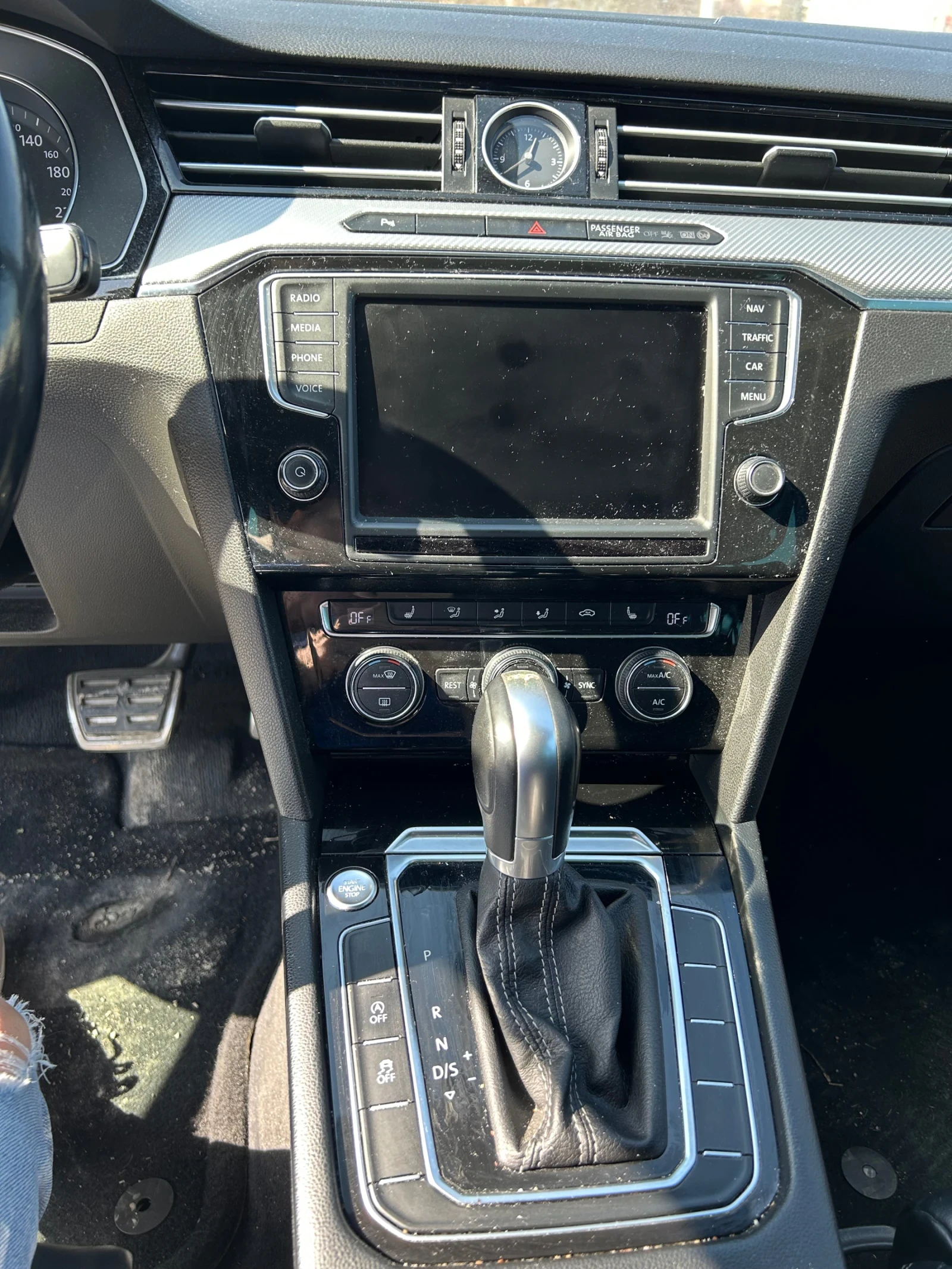 VW Passat Комби, снимка 6 - Автомобили и джипове - 54565441