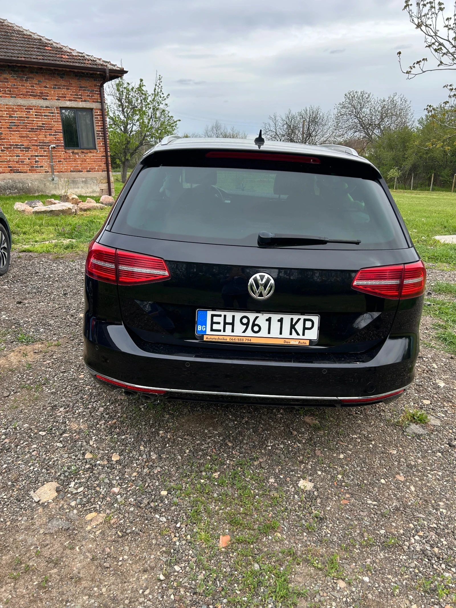 VW Passat Комби, снимка 2 - Автомобили и джипове - 54565441