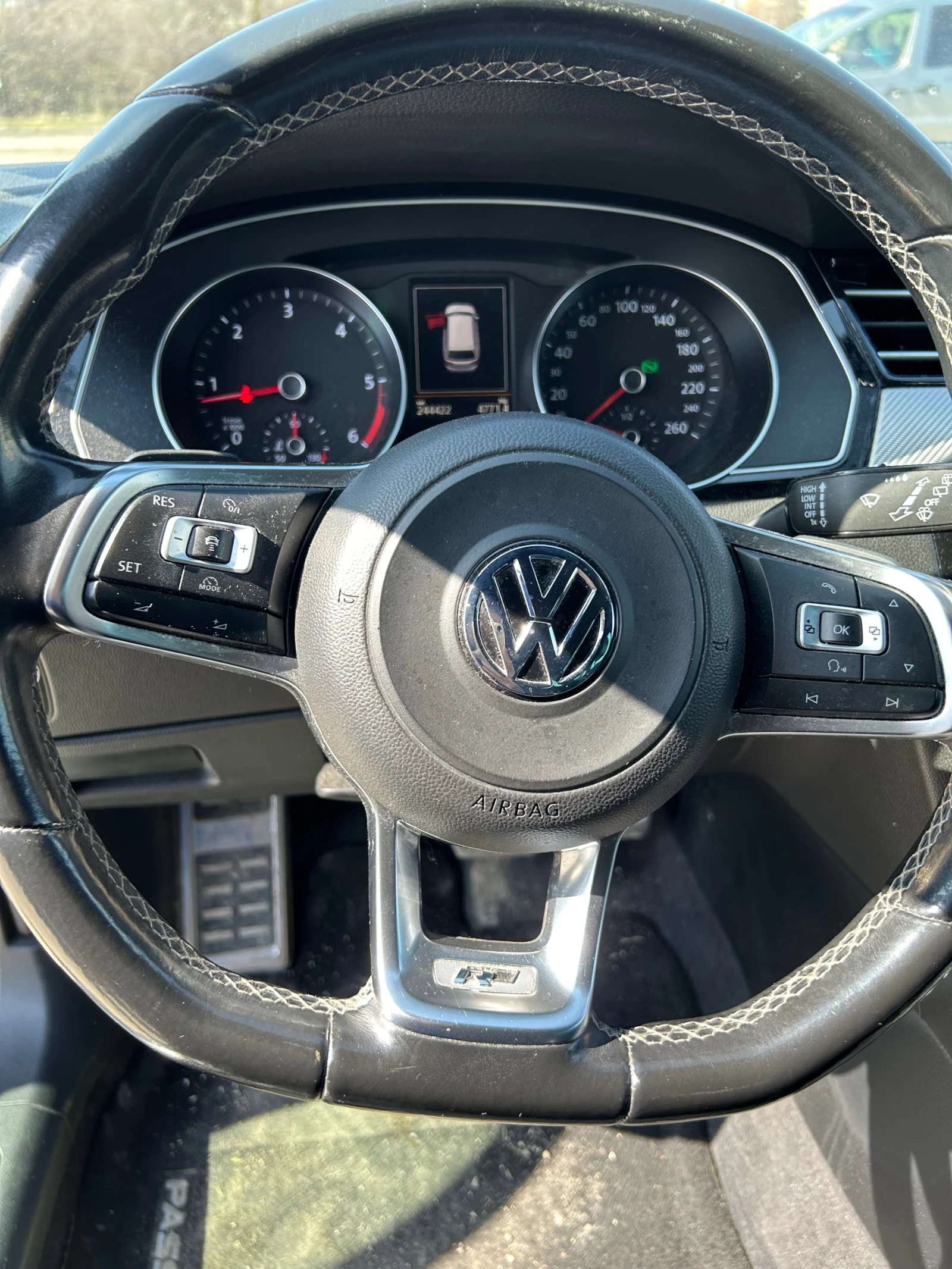 VW Passat Комби, снимка 8 - Автомобили и джипове - 54565441