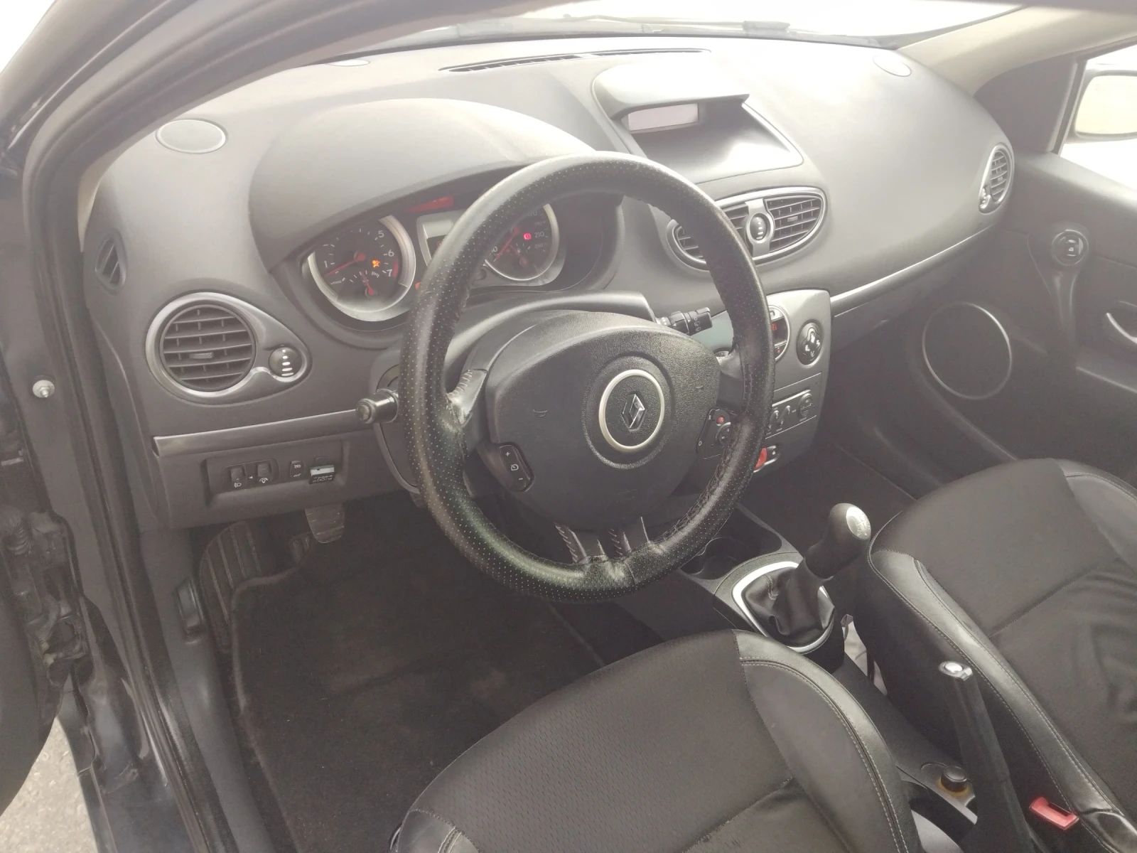 Renault Clio 1.2//КЛИМА ГАЗ///, снимка 3 - Автомобили и джипове - 54781482