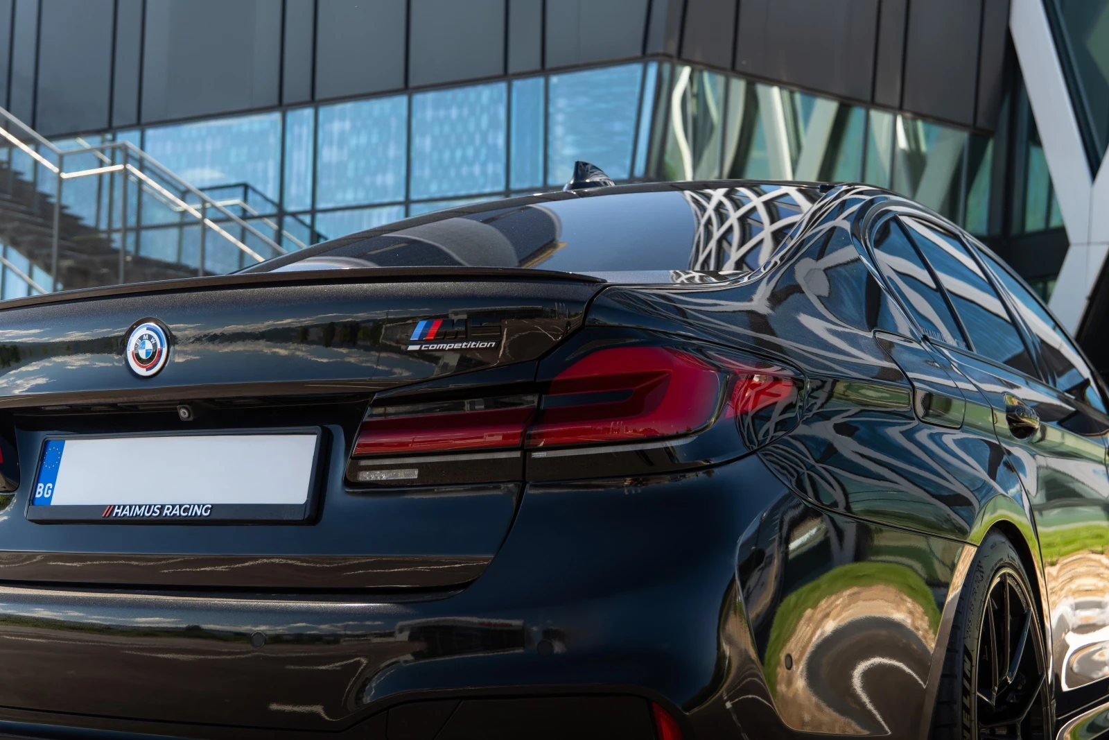 BMW M5 F90/Night Vision/3xTV/ACC/ALL, снимка 7 - Автомобили и джипове - 54953477