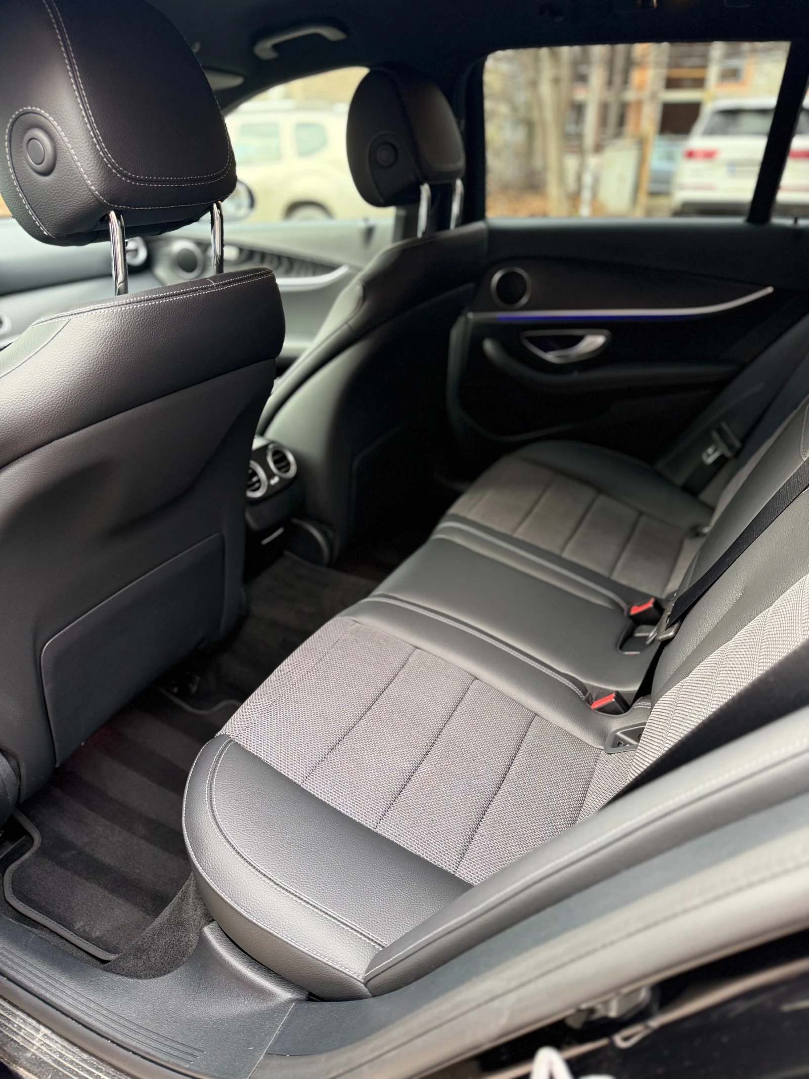 Mercedes-Benz E 200 All-Terrain E 200 EQ Boost 4MATIC, снимка 5 - Автомобили и джипове - 55105931