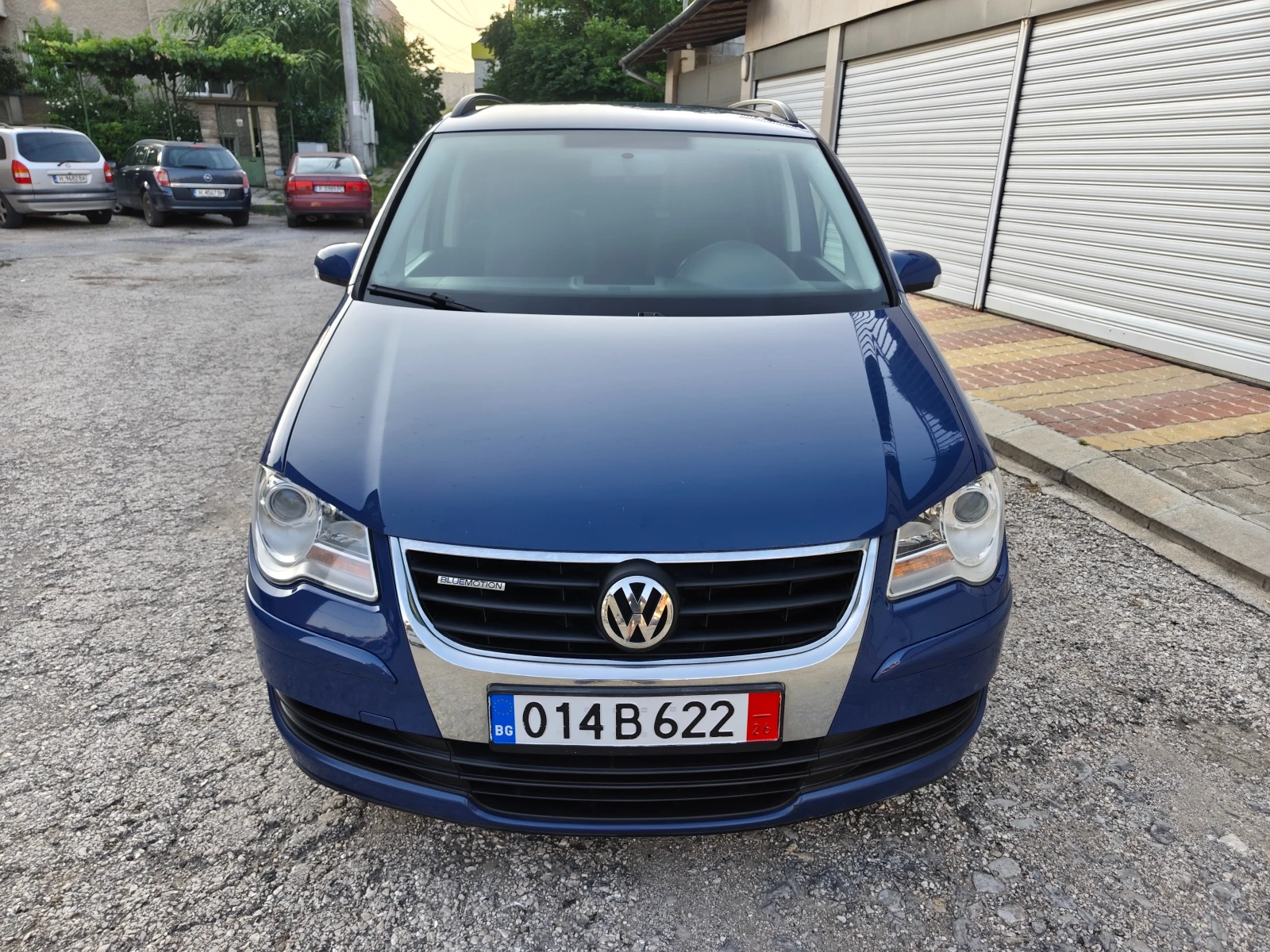 VW Touran 1.9TDI 105 к.с. BLUEMOTION, снимка 2 - Автомобили и джипове - 55327434