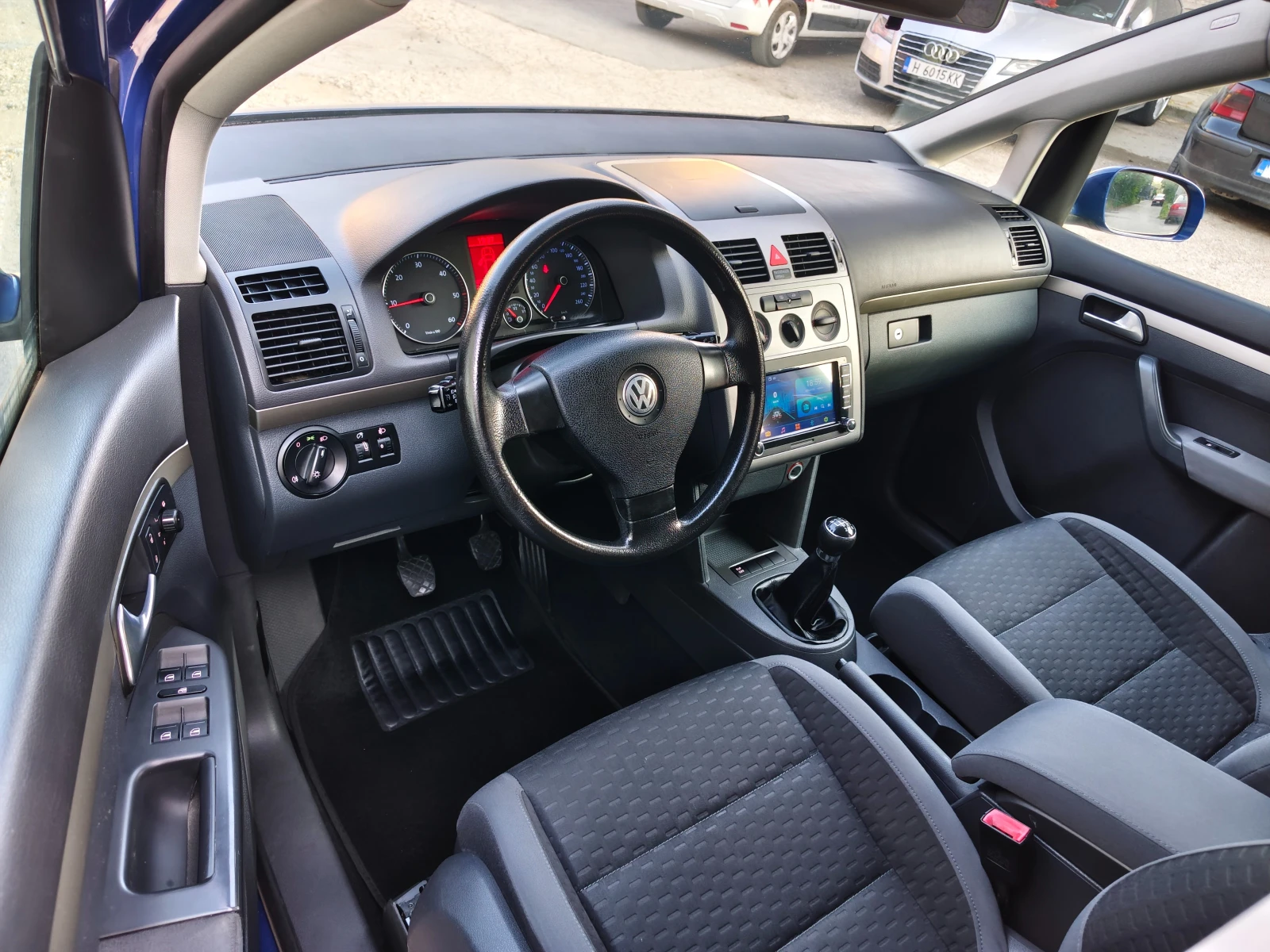 VW Touran 1.9TDI 105 к.с. BLUEMOTION, снимка 11 - Автомобили и джипове - 55327434