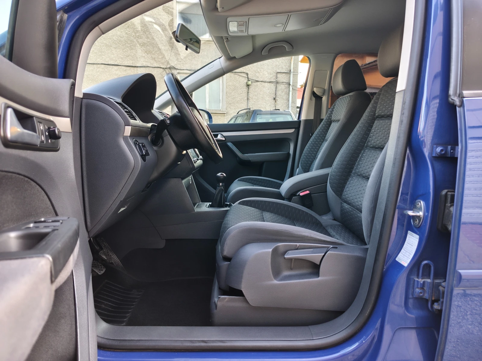 VW Touran 1.9TDI 105 к.с. BLUEMOTION, снимка 12 - Автомобили и джипове - 55327434