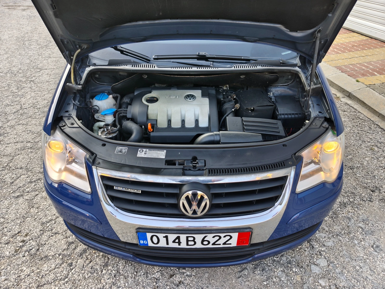 VW Touran 1.9TDI 105 к.с. BLUEMOTION, снимка 16 - Автомобили и джипове - 55327434