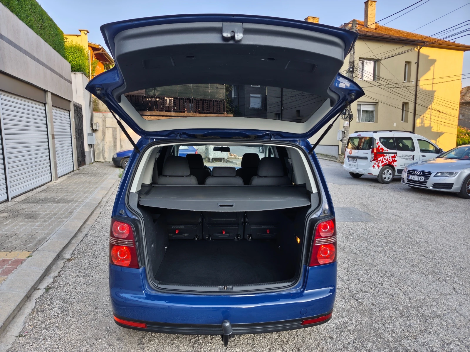 VW Touran 1.9TDI 105 к.с. BLUEMOTION, снимка 15 - Автомобили и джипове - 55327434