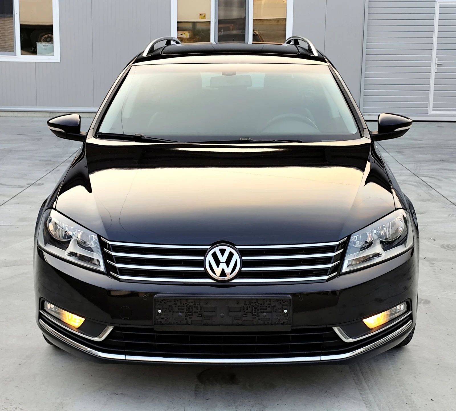 VW Passat 2.0TDI-NAVI-ПАНОРАМА-КОЖА-ПОДГРЯВАНЕ-EU-5, снимка 2 - Автомобили и джипове - 55403782