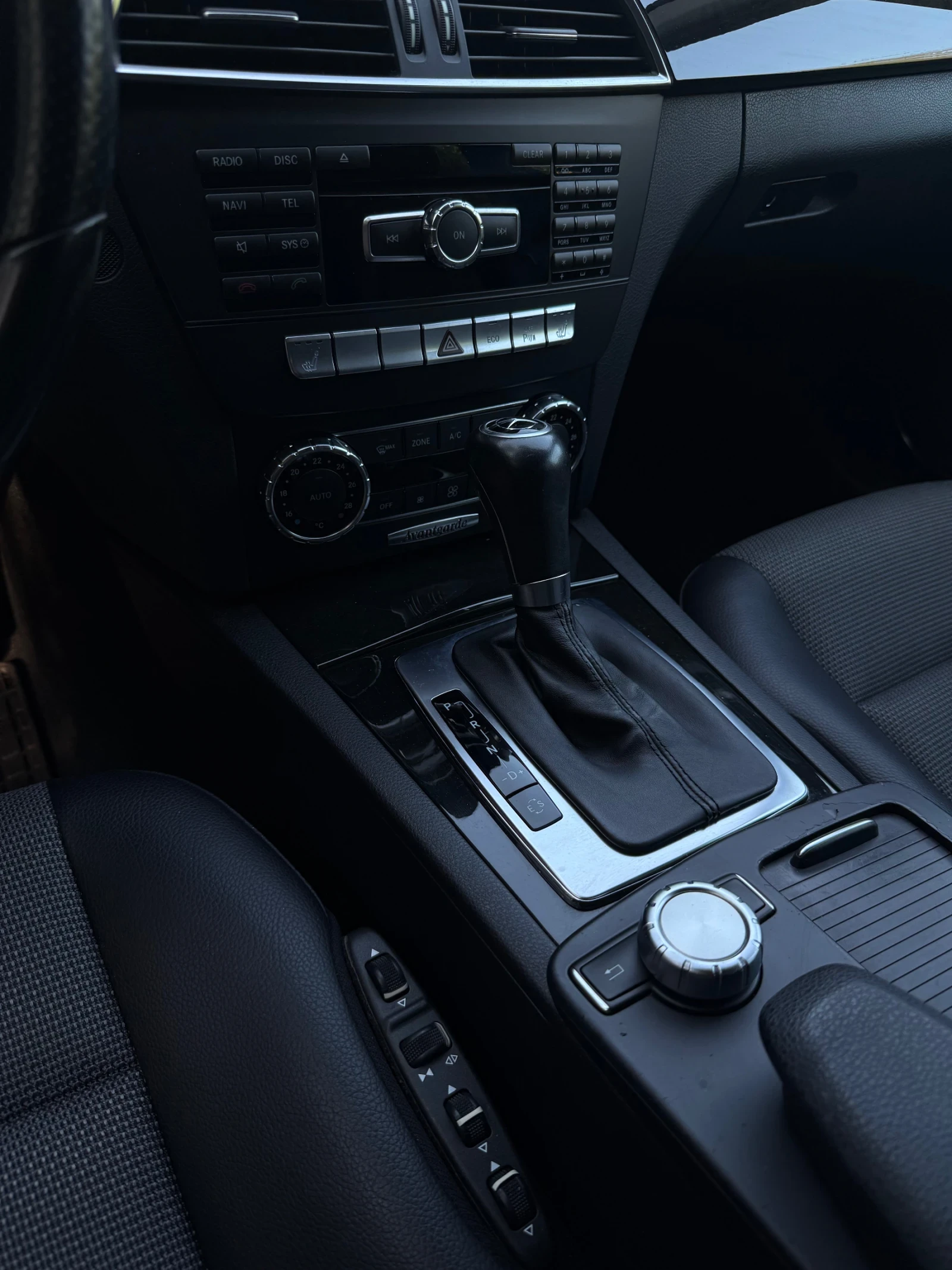 Mercedes-Benz C 250 Avantgarde 204 к.с., снимка 8 - Автомобили и джипове - 55658779