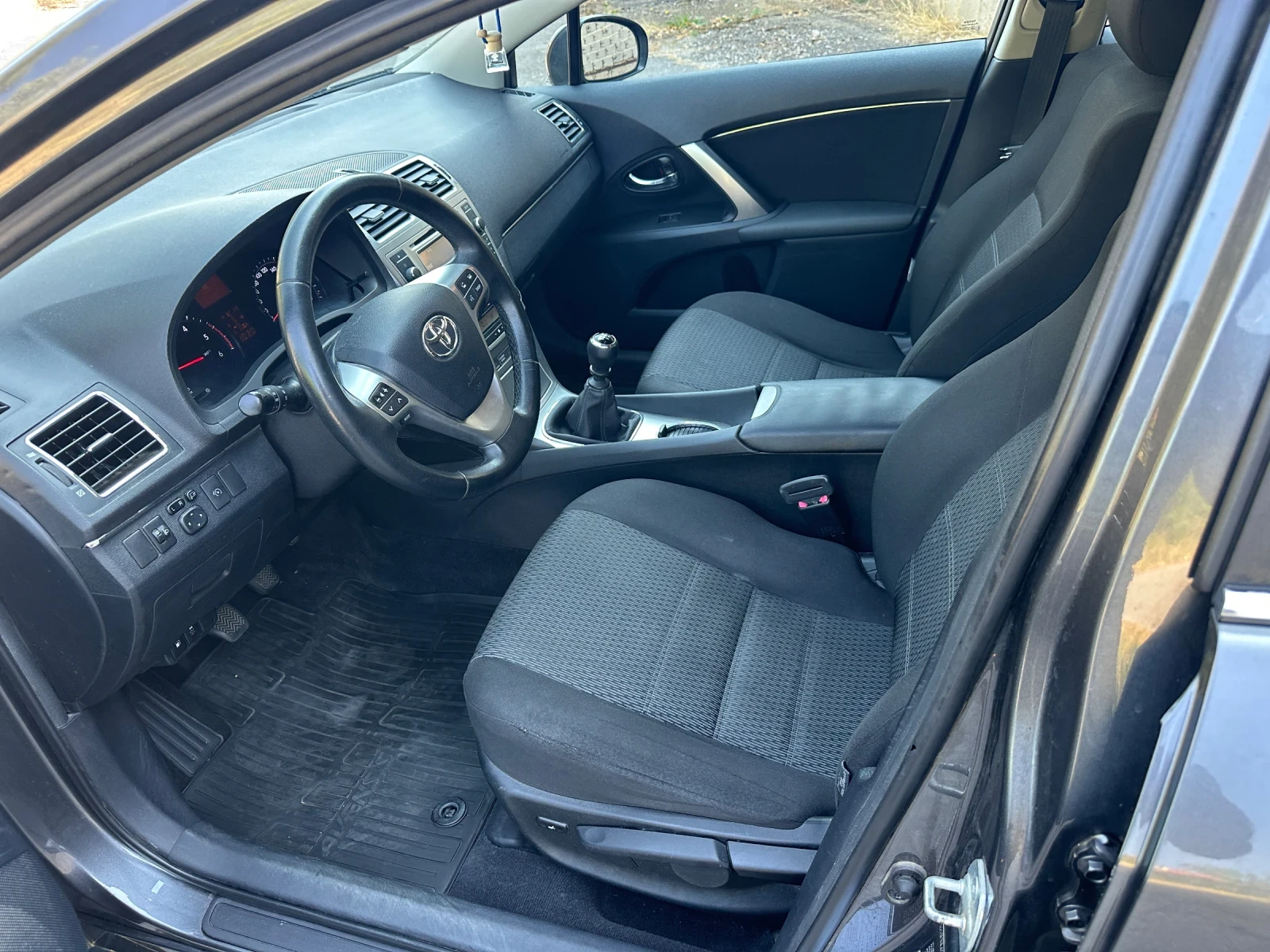 Toyota Avensis 2.2 d4d 150кс, снимка 6 - Автомобили и джипове - 55747881