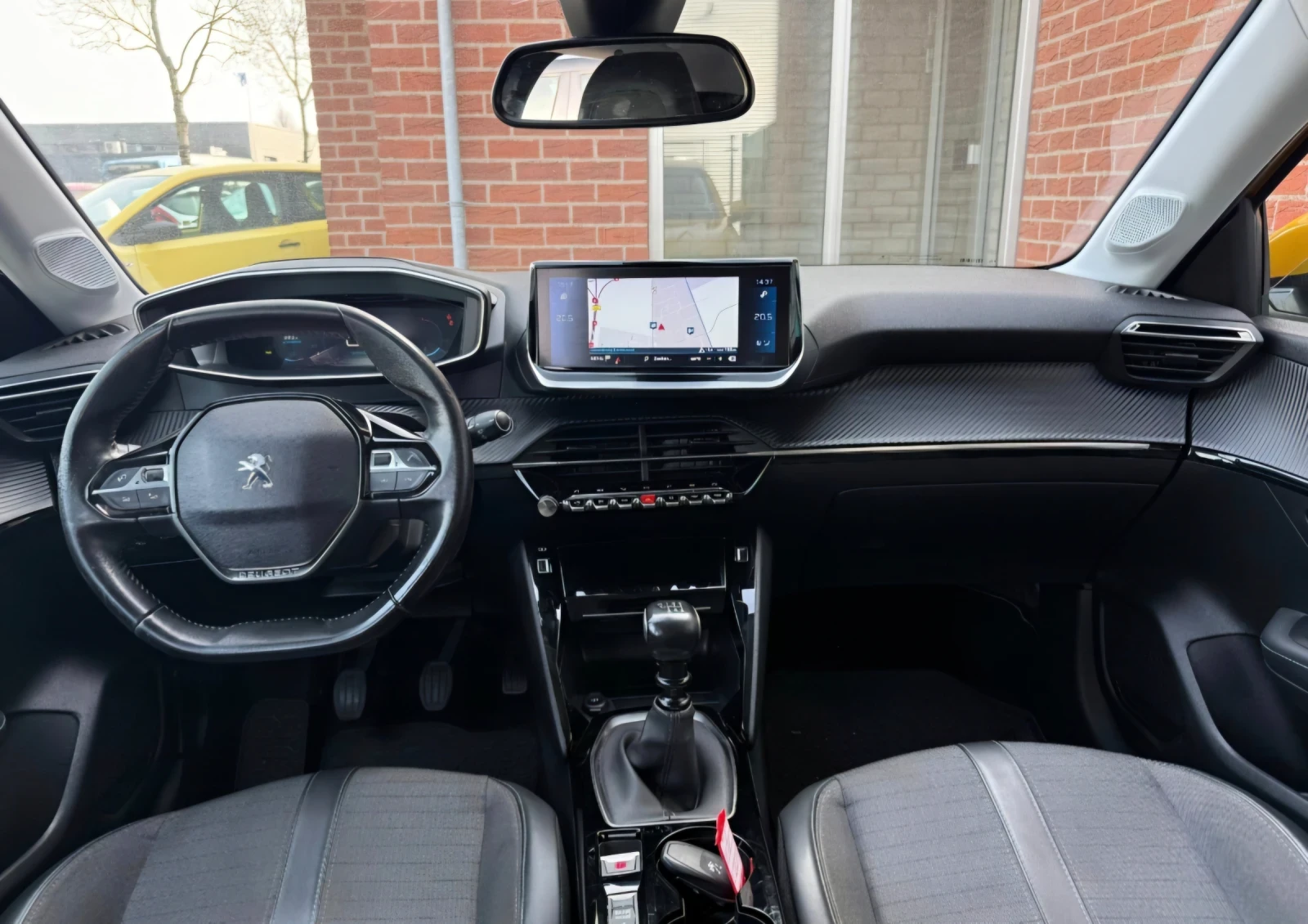 Peugeot 208 1.5HDI , снимка 6 - Автомобили и джипове - 55895122