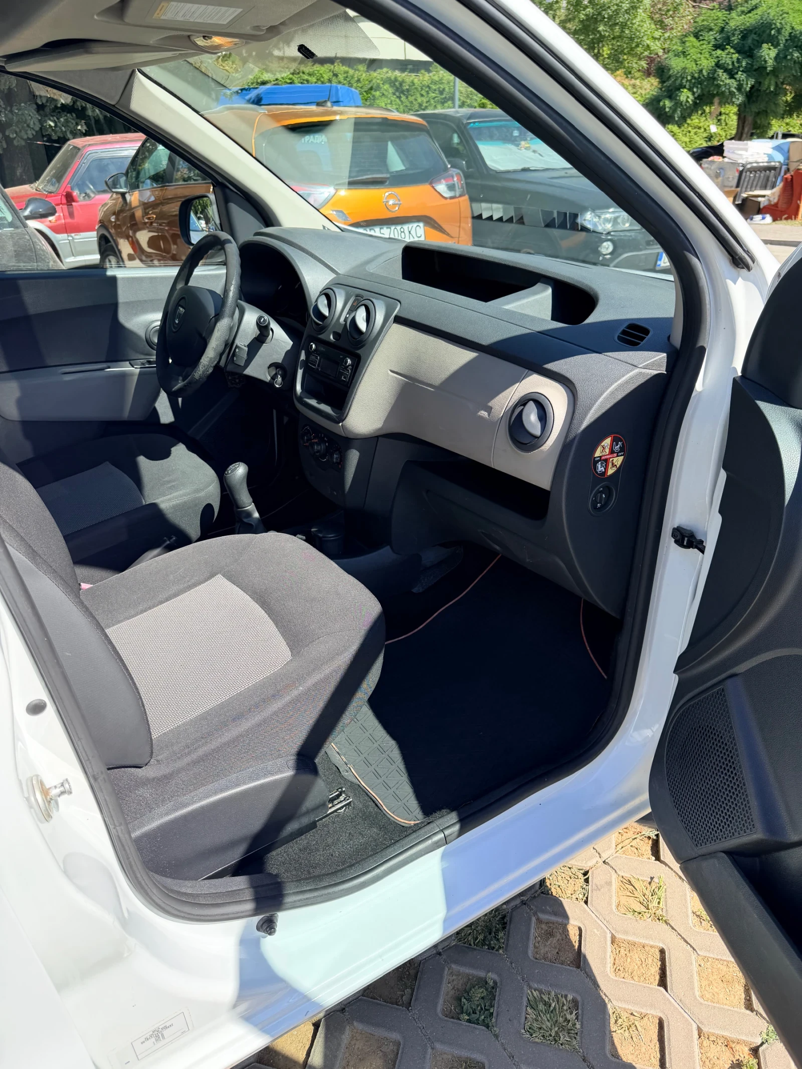 Dacia Dokker, снимка 15 - Автомобили и джипове - 55990000