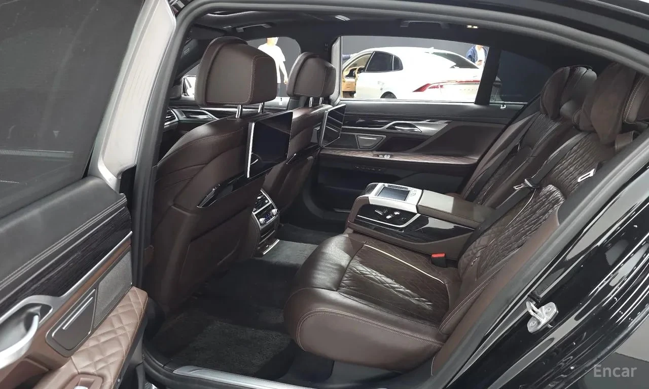 BMW 740 Li xDrive M Sport Package * АВТОКРЕДИТ * , снимка 12 - Автомобили и джипове - 56073506