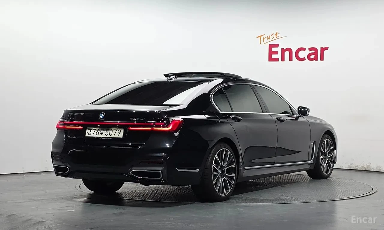 BMW 740 Li xDrive M Sport Package * АВТОКРЕДИТ * , снимка 2 - Автомобили и джипове - 56073506