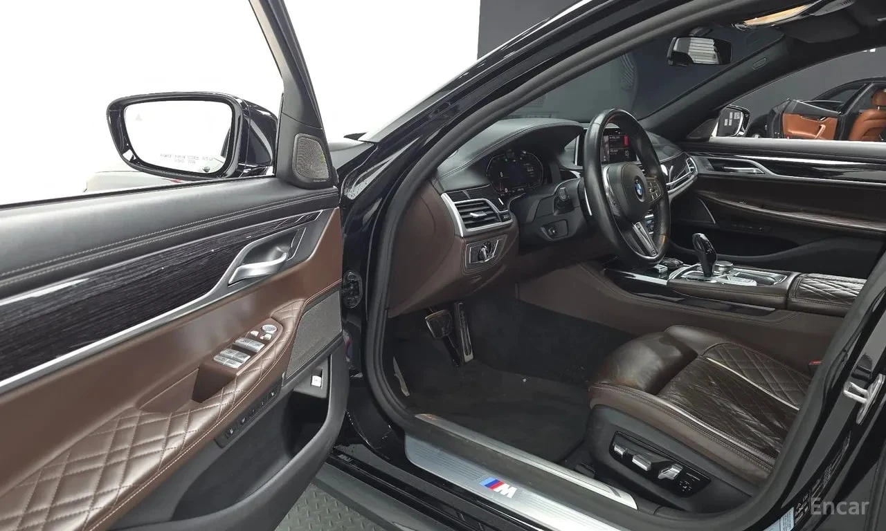 BMW 740 Li xDrive M Sport Package * АВТОКРЕДИТ * , снимка 11 - Автомобили и джипове - 56073506