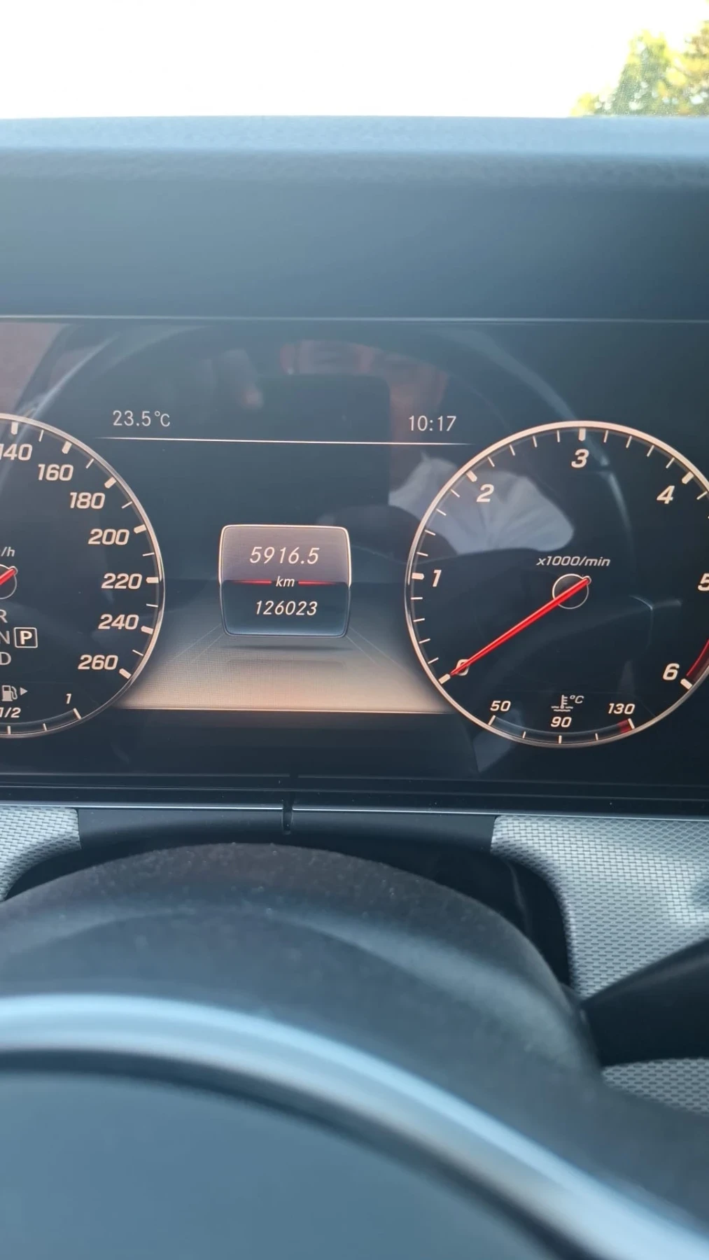 Mercedes-Benz E 220, снимка 11 - Автомобили и джипове - 56529157