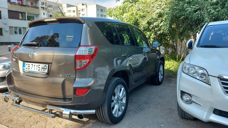 Toyota Rav4, снимка 7 - Автомобили и джипове - 47425384