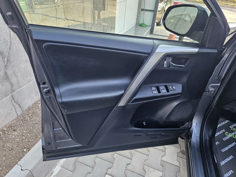 Toyota Rav4 2.0d4d, снимка 9 - Автомобили и джипове - 51549230