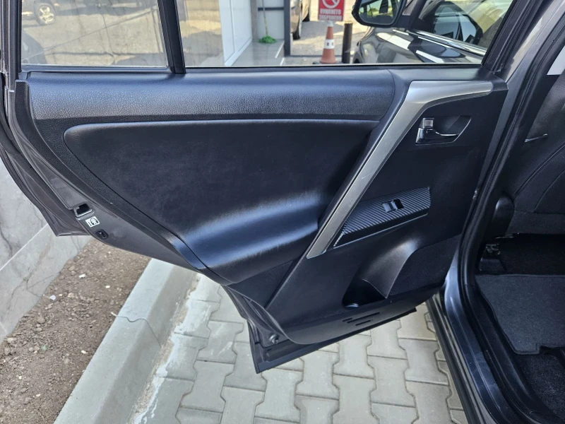Toyota Rav4 2.0d4d, снимка 17 - Автомобили и джипове - 51549230
