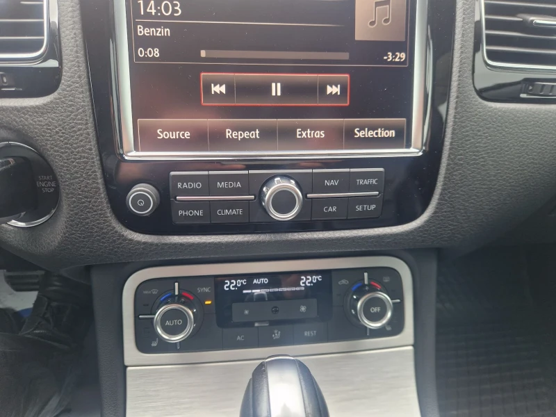 VW Touareg, снимка 8 - Автомобили и джипове - 52131426