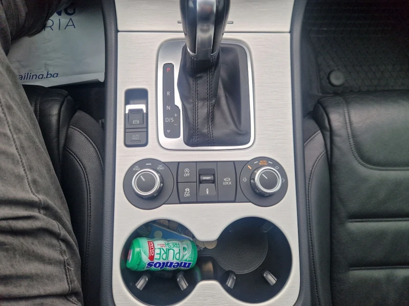 VW Touareg, снимка 7 - Автомобили и джипове - 52131426