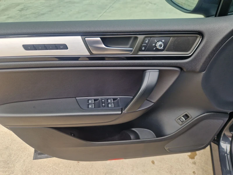 VW Touareg, снимка 10 - Автомобили и джипове - 52131426