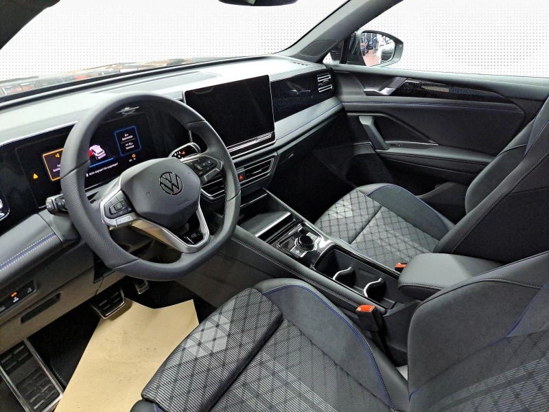 VW Tiguan 2.0 TDI R-LINE IQ.LIGHT BLACK STYLE 360, снимка 6 - Автомобили и джипове - 52474005