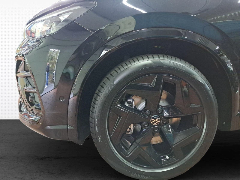 VW Tiguan 2.0 TDI R-LINE IQ.LIGHT BLACK STYLE 360, снимка 4 - Автомобили и джипове - 52474005