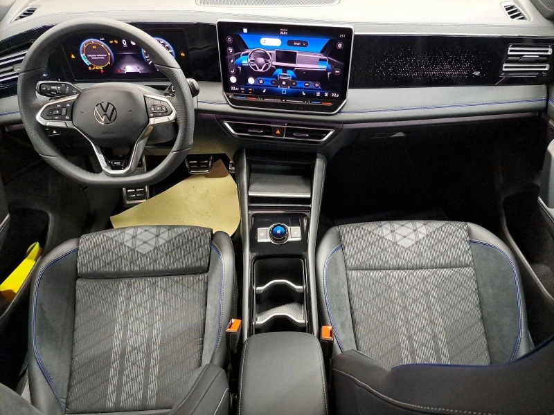 VW Tiguan 2.0 TDI R-LINE IQ.LIGHT BLACK STYLE 360, снимка 10 - Автомобили и джипове - 52474005